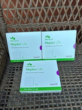 Mölnlycke Mepilex Lite Soft Silicone Foam Dressings - White & Green Packaging